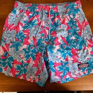 Vineyard Vines Men’s XS bathing suit